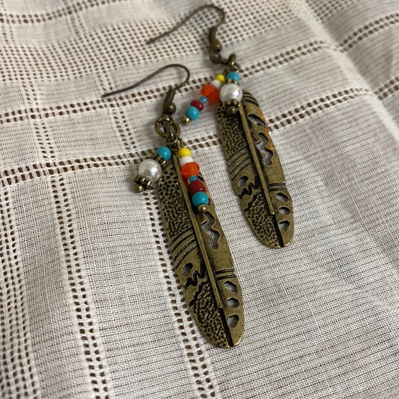 Southwestern feather and beads Pierced Dangle earrings - Picture 2 of 2